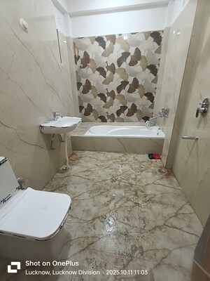 Bathroom in 6 BHK Villa at Gomti Nagar – for Sale
