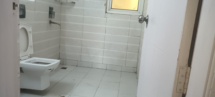 Bathroom, sethi-max-city 3 Bedroom 1985 Sq.Ft. Apartment In Vaishali Sector 9 Ghaziabad 9296934