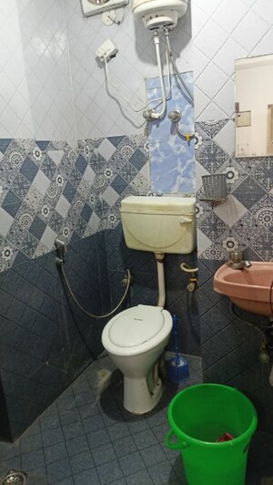Bathroom in 1 RK Builder Floor at Ansal Sushant Estate, Sector 52 – for Rent