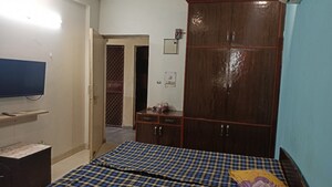 Bedroom in 1 RK Builder Floor at Ansal Sushant Estate, Sector 52 – for Rent