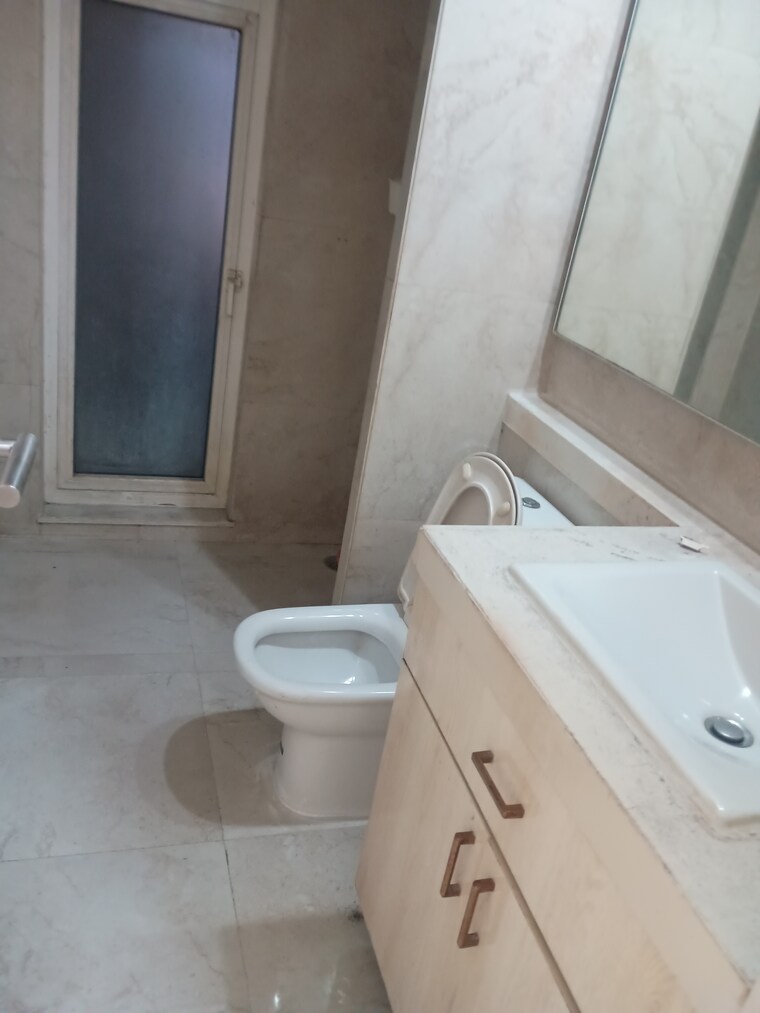 Bathroom, hiranandani-canary 2.5 Bedroom 800 Sq.Ft. Apartment In Ghodbunder Road Thane 9296932
