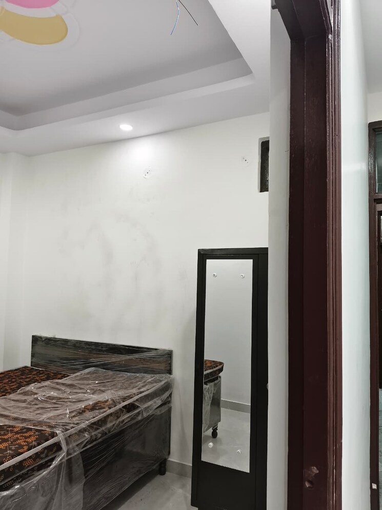 Room, new ashok nagar 2 Bedroom 650 Sq.Ft. Builder Floor In New Ashok Nagar Delhi 9296953