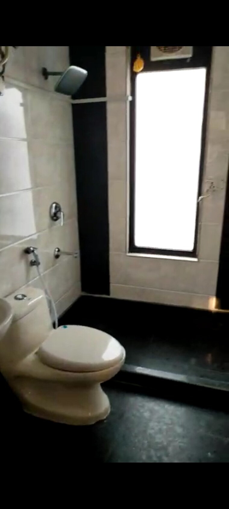 Bathroom, kailash colony 3 Bedroom 160 Sq.Yd. Builder Floor In Kailash Colony Delhi 9296957