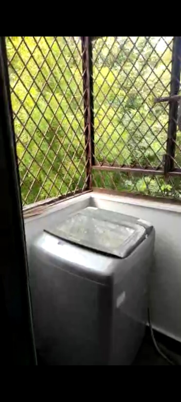 Bedroom, kailash colony 3 Bedroom 160 Sq.Yd. Builder Floor In Kailash Colony Delhi 9296957