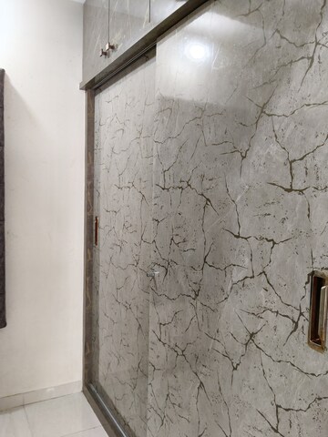 Furnished Amenities in 2.5 BHK Apartment at Sai Life Sai Prasad, Ghatkopar East – for Rent
