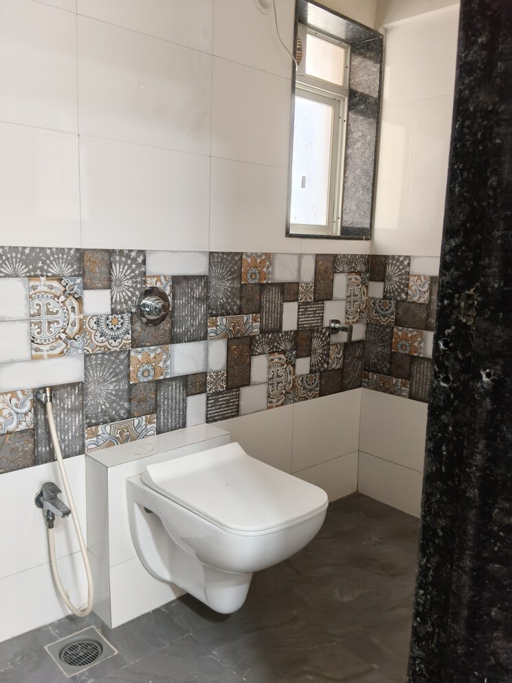 Bathroom, sai-life-sai-prasad 2.5 Bedroom 820 Sq.Ft. Apartment In Ghatkopar East Mumbai 9296960