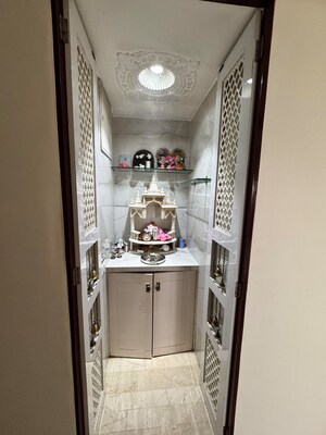 Furnished Amenities in 3 BHK Apartment at Versova View, Andheri West – for Rent