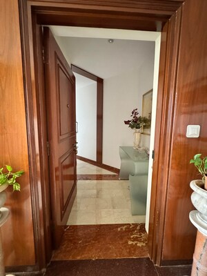 Furnished Amenities in 3 BHK Apartment at Versova View, Andheri West – for Rent