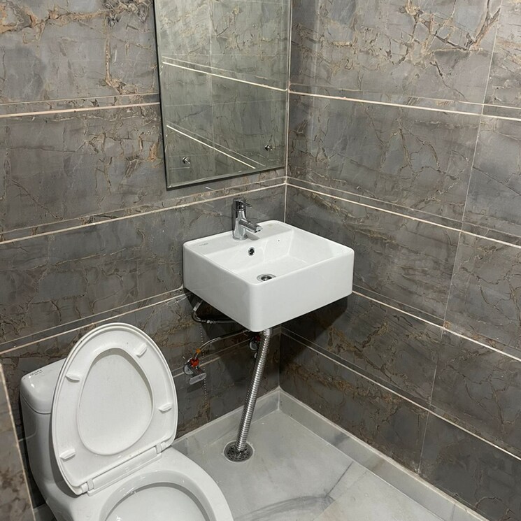 Bathroom, ndmc-housing-complex 1 Bedroom 50 Sq.Mt. Apartment In Rohini Sector 11 Delhi 9297002