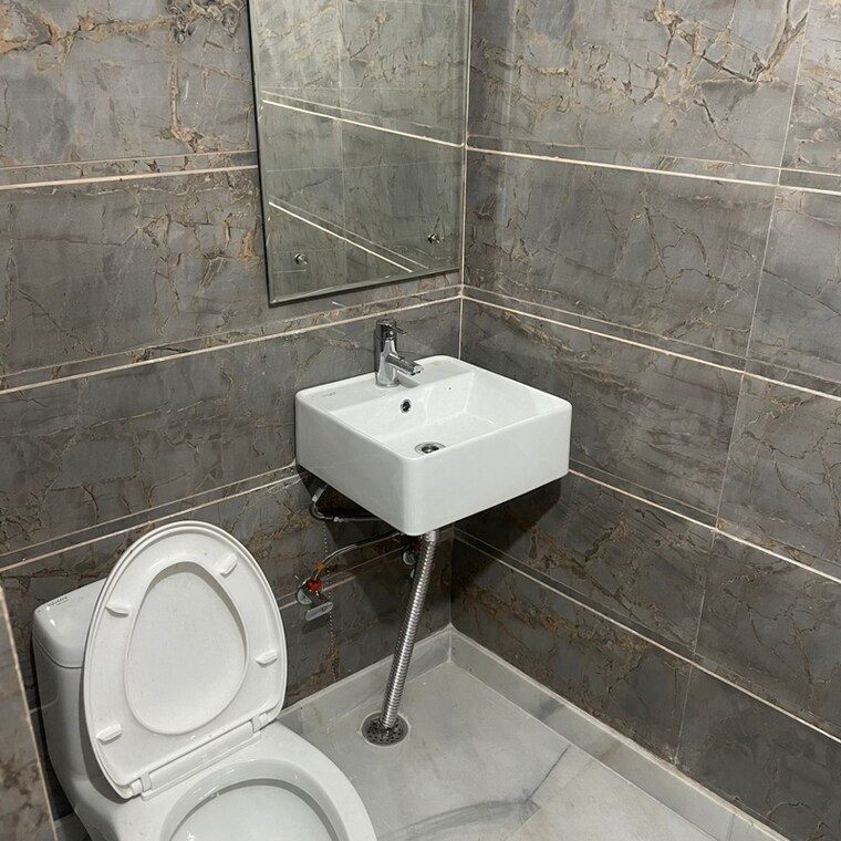 Bathroom, ndmc-housing-complex 1 Bedroom 50 Sq.Mt. Apartment In Rohini Sector 11 Delhi 9297002
