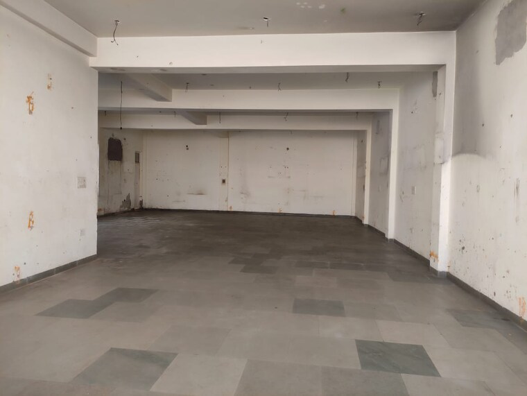 Room, site 4 sahibabad Commercial Warehouse 8000 Sq.Ft. In Site 4 Sahibabad Ghaziabad 9296981