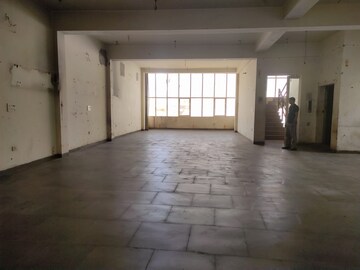 Room in  Warehouse at Site 4 Sahibabad – for Rent