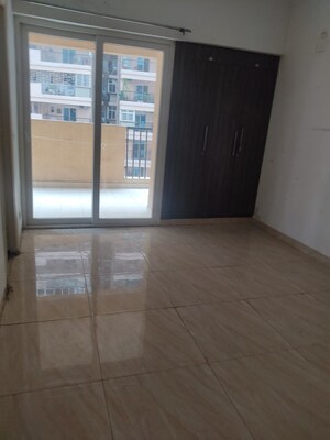 Room in 2 BHK Apartment at Gaur City 2 - 14th Avenue, Sector 16c Greater Noida – for Sale