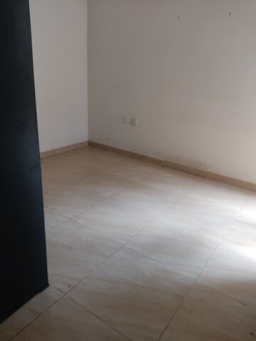 Room in 2 BHK Apartment at Gaur City 2 - 14th Avenue, Sector 16c Greater Noida – for Sale