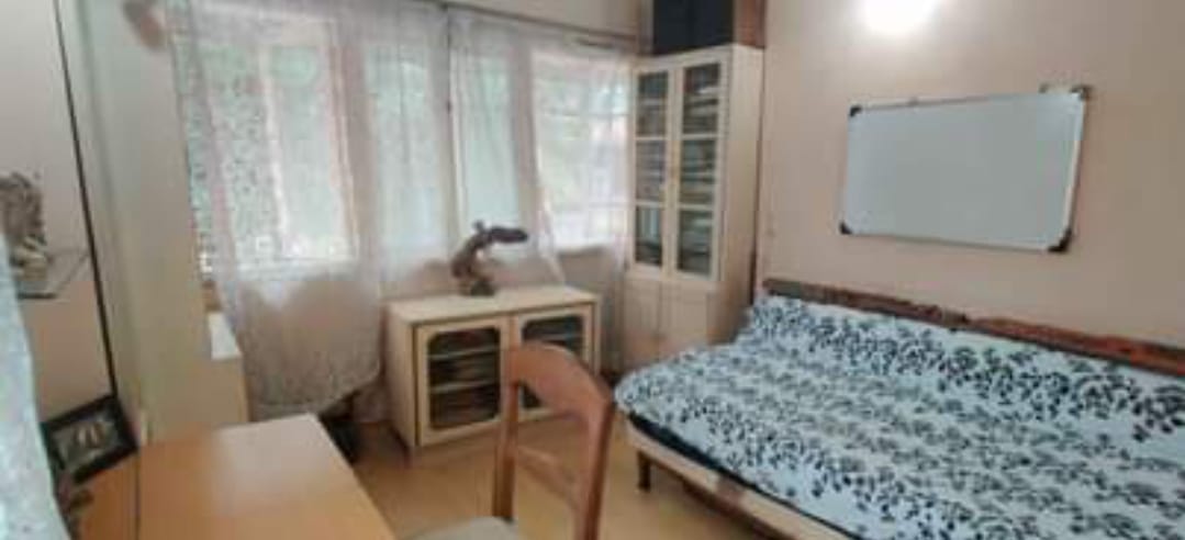 2 BHK Apartment For Rent in Versova Metro Station, se