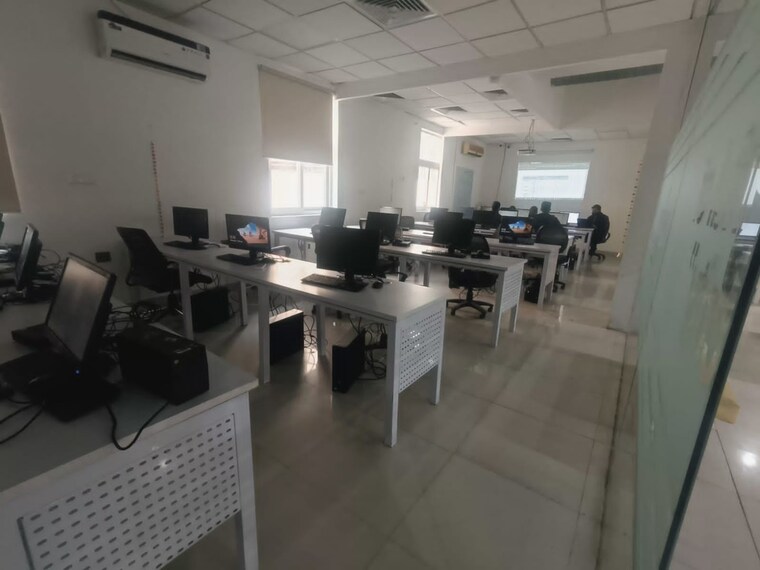 Team Area, sector 62 Commercial Office Space in IT/SEZ 18500 Sq.Ft. In Sector 62 Noida 9297016