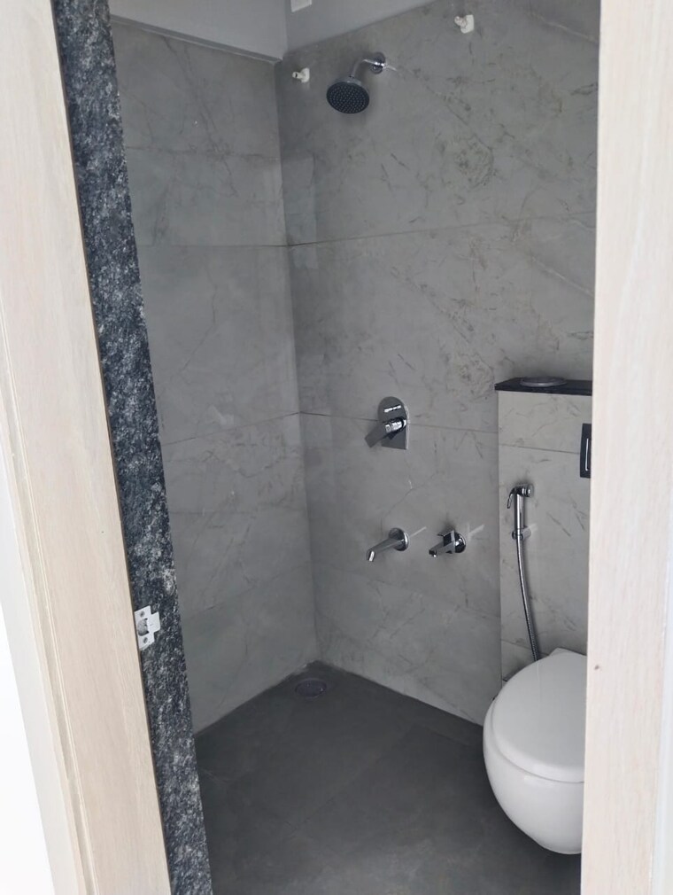 Bathroom, saheel-itrend-life 3 Bedroom 1020 Sq.Ft. Apartment In Wakad Pune 9297044