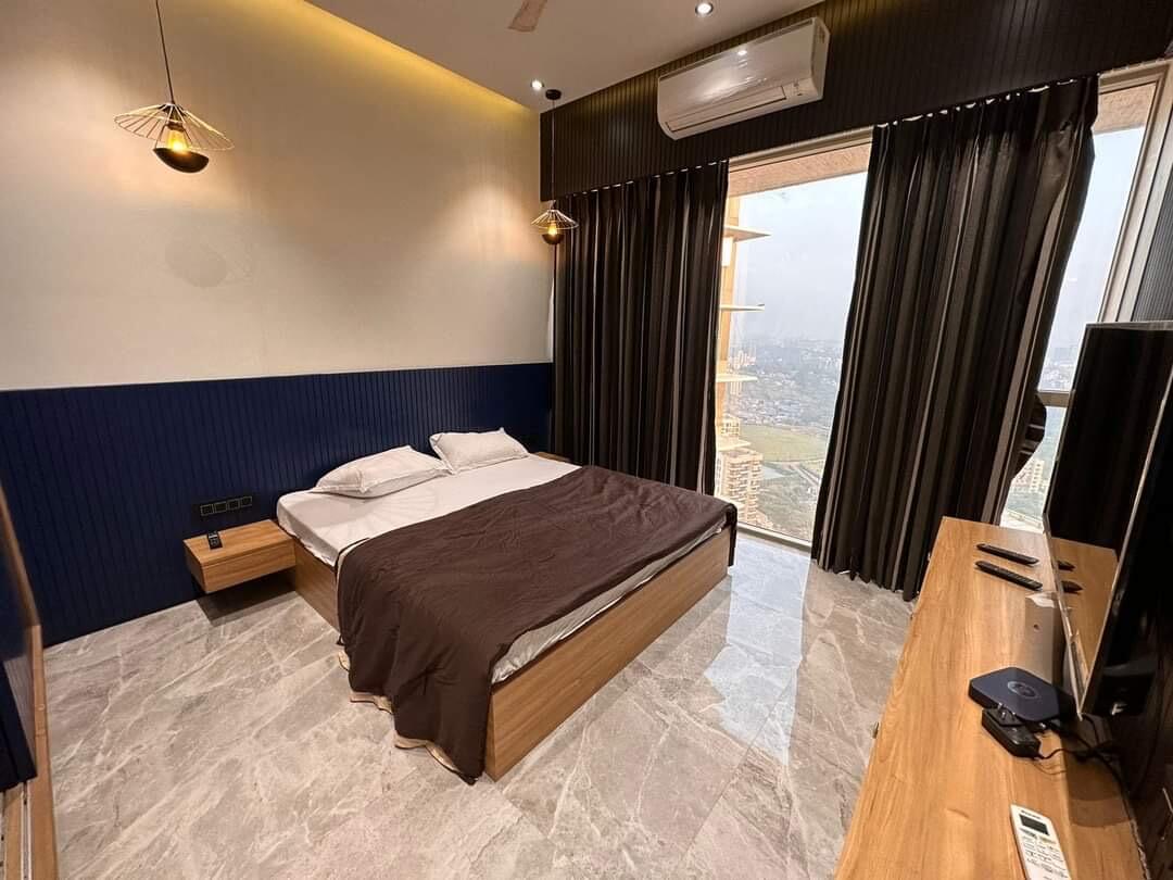 3 BHK + Servant Room 1336 Sq.Ft. Apartment in Transcon Triumph Tower