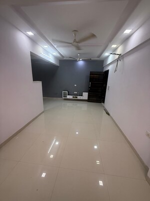 Furnished Amenities in 2 BHK Apartment at Andheri West – for Rent