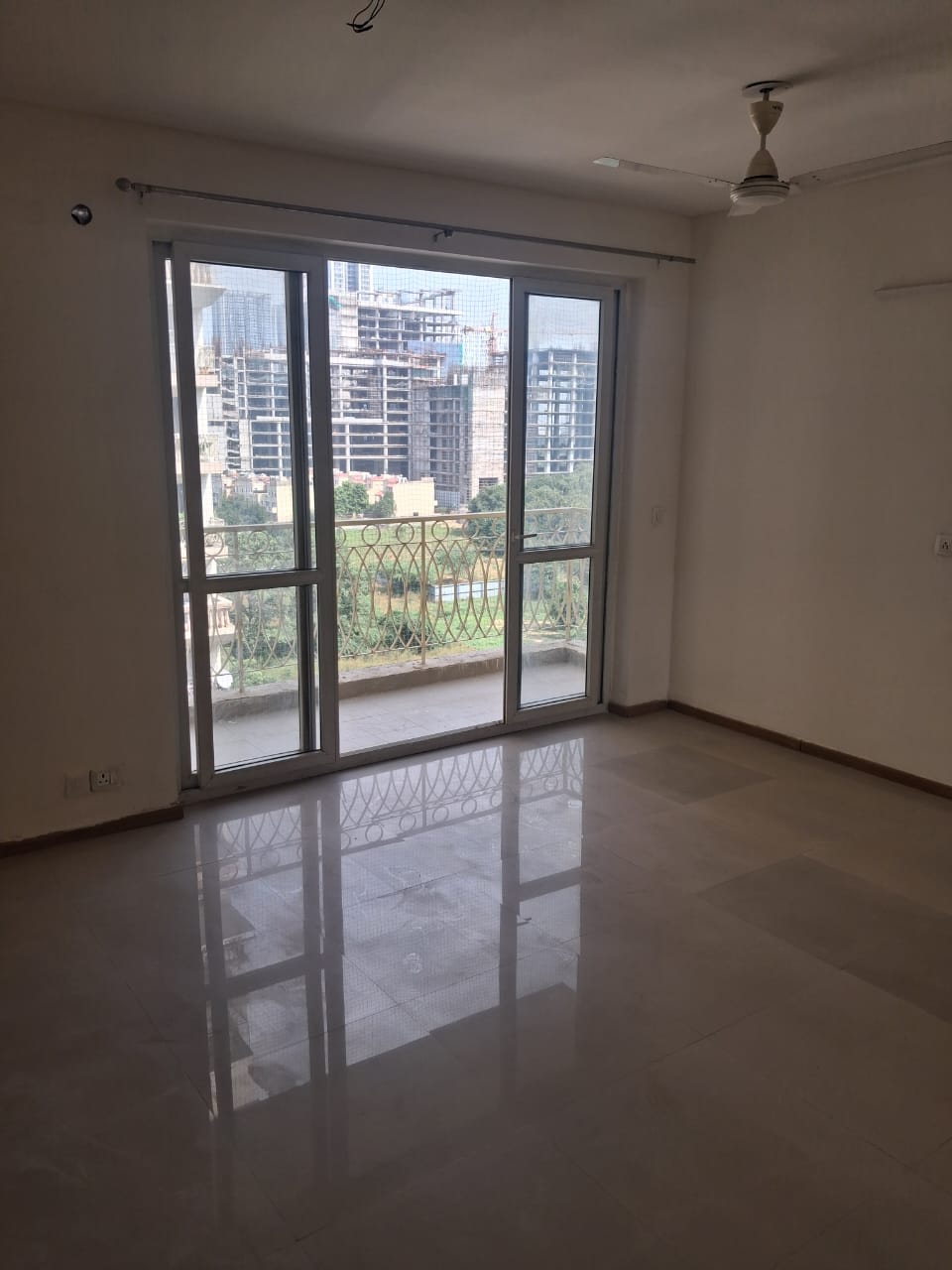 2.5 BHK + Study Room Apartment For Rent in BPTP Park Prime