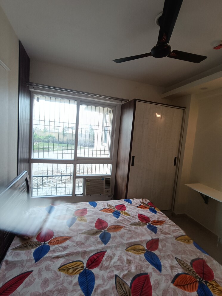 Bedroom, signature-global-prime 2 Bedroom 834 Sq.Ft. Apartment In Sector 63a Gurgaon 9297100