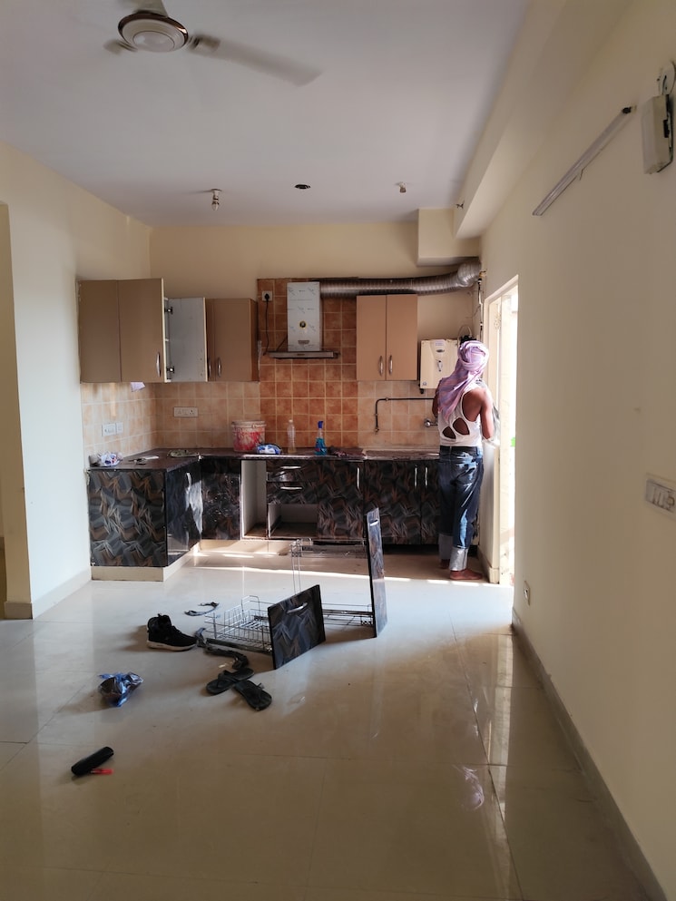 Team Area, aims-golf-city 3.5 Bedroom 1550 Sq.Ft. Apartment In Sector 75 Noida 9297087