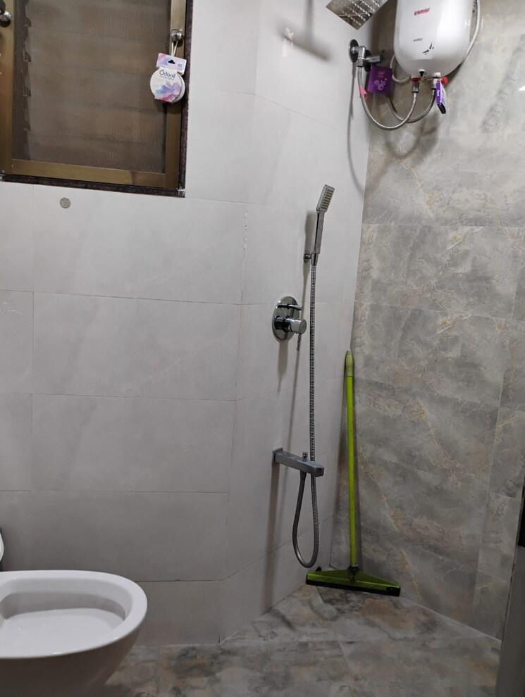 Bathroom, vijay-garden 2 Bedroom 400 Sq.Ft. Apartment In Ghodbunder Road Thane 9297091