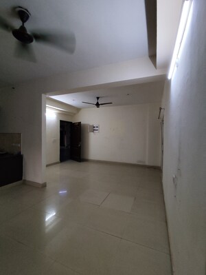 Room in 3.5 BHK Apartment at Aims Golf City, Sector 75 – for Rent