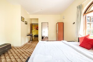 Bedroom in 6 BHK Villa at Candolim – for Rent