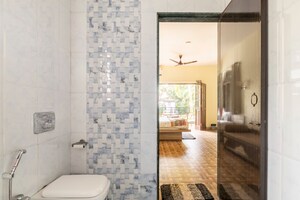 Bathroom in 6 BHK Villa at Candolim – for Rent
