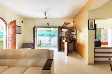 Living Room in 6 BHK Villa at Candolim – for Rent