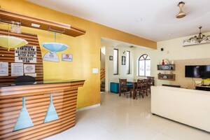 Living Room in 6 BHK Villa at Candolim – for Rent