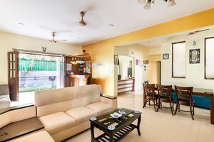 Living Room in 6 BHK Villa at Candolim – for Rent