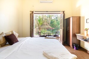 Bedroom in 6 BHK Villa at Candolim – for Rent