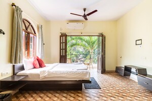 Bedroom in 6 BHK Villa at Candolim – for Rent