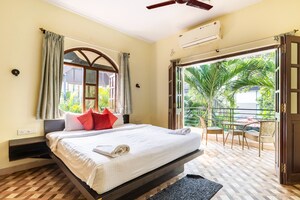 Bedroom in 6 BHK Villa at Candolim – for Rent