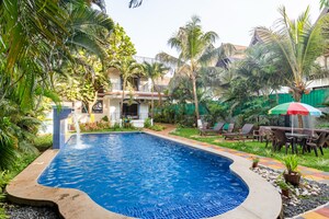 Swimming Pool in 6 BHK Villa at Candolim – for Rent