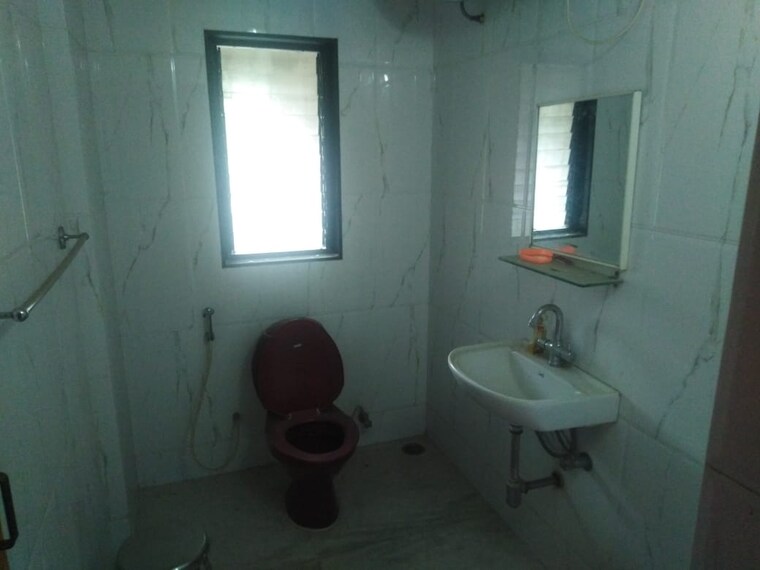 Bathroom, haardhik-residency-bhusari-colony 2.5 Bedroom 835 Sq.Ft. Apartment In Kothrud Pune 9297105