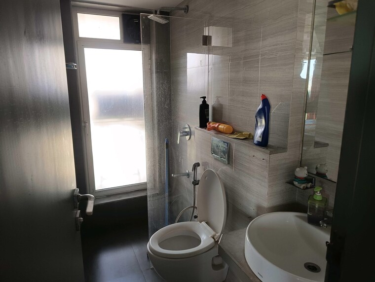 Bathroom, kabra-metro-one 3 Bedroom 1019 Sq.Ft. Apartment In Andheri West Mumbai 9297124