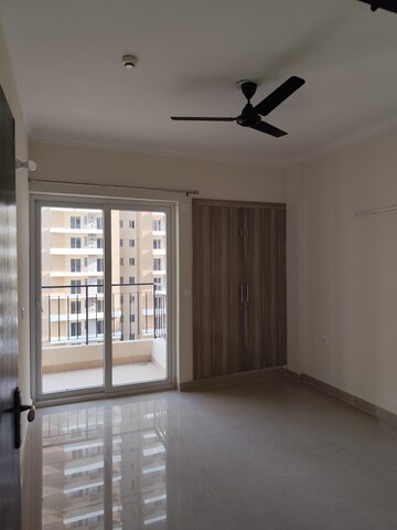 Room in 3.5 BHK Apartment at Aims Golf Avenue I, Sector 75 – for Rent