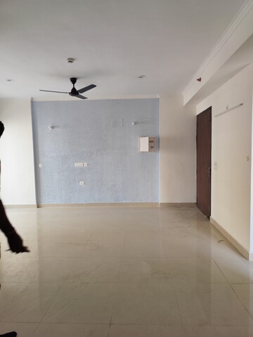 Room in 3.5 BHK Apartment at Aims Golf Avenue I, Sector 75 – for Rent