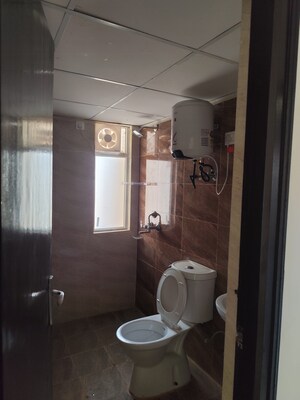 Bathroom in 3.5 BHK Apartment at Aims Golf Avenue I, Sector 75 – for Rent