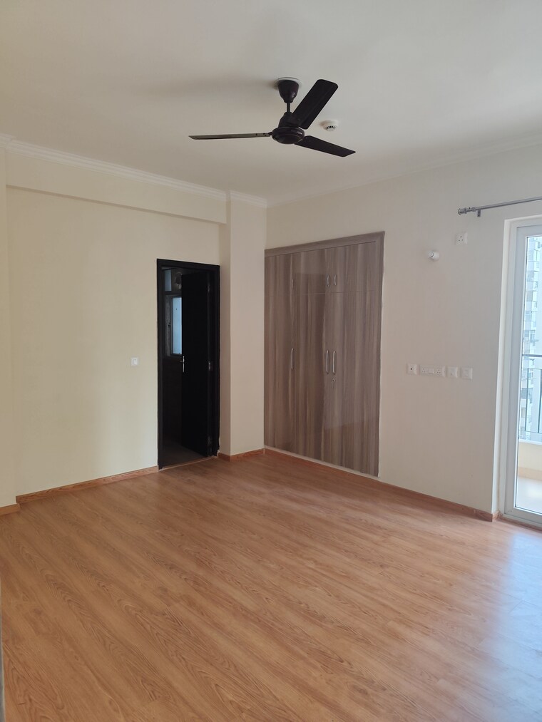 Room, aims-golf-avenue-i 3.5 Bedroom 1825 Sq.Ft. Apartment In Sector 75 Noida 9297133