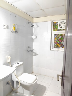 Bathroom in 2.5 BHK Apartment at Aims Golf Avenue II, Sector 75 – for Rent