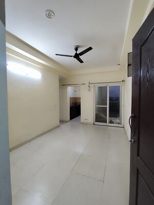 Room in 2.5 BHK Apartment at Aims Golf Avenue II, Sector 75 – for Rent