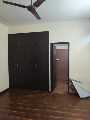 Room in 2.5 BHK Apartment at Aims Golf Avenue II, Sector 75 – for Rent