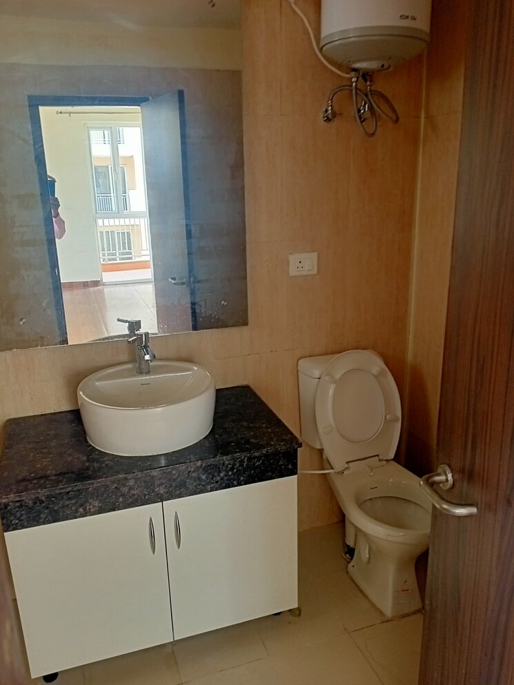 Bathroom, ansal-highland-park 3 Bedroom 1762 Sq.Ft. Apartment In Sector 103 Gurgaon 9297152