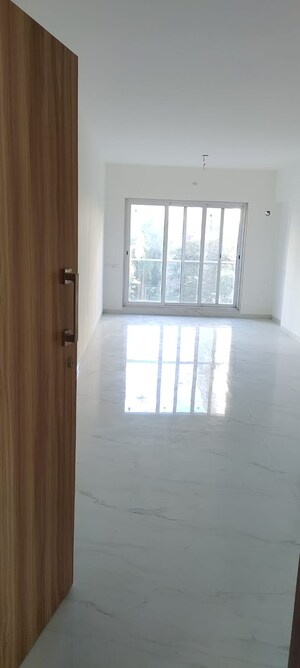 Room in 3 BHK Apartment at Santacruz West – for Rent