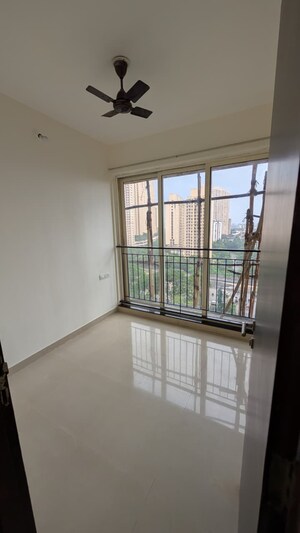Room in 2 BHK Apartment at Rustomjee Athena, Majiwada – for Rent