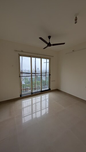 Room in 2 BHK Apartment at Rustomjee Athena, Majiwada – for Rent